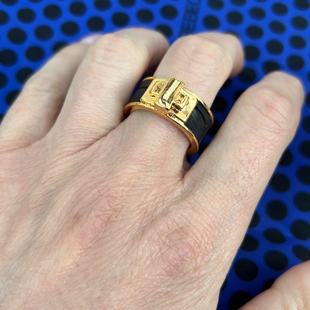 BCBG Ring